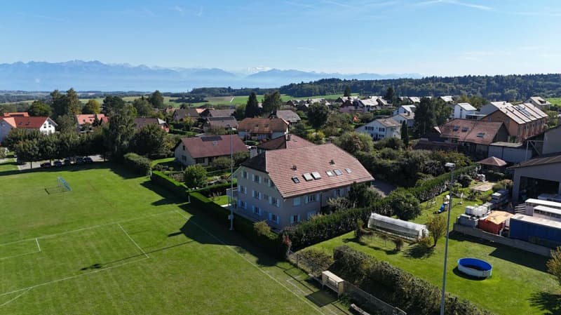 APPARTEMENT EN DUPLEX DE 5 PIÈCES AVEC BALCON ET PLACES DE PARC INTÉRIEURE ET EXTÉRIEURE (2)