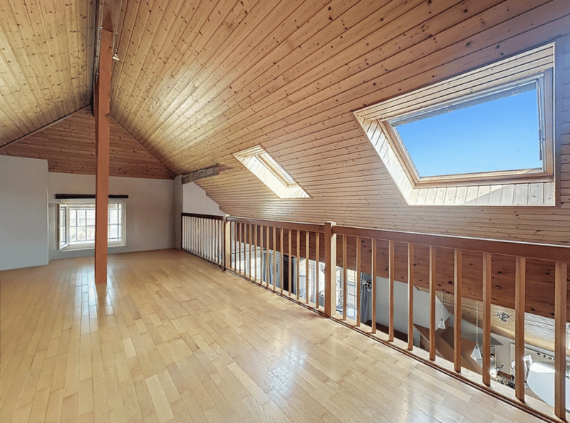 APPARTEMENT EN DUPLEX DE 5 PIÈCES AVEC BALCON ET PLACES DE PARC INTÉRIEURE ET EXTÉRIEURE (15)