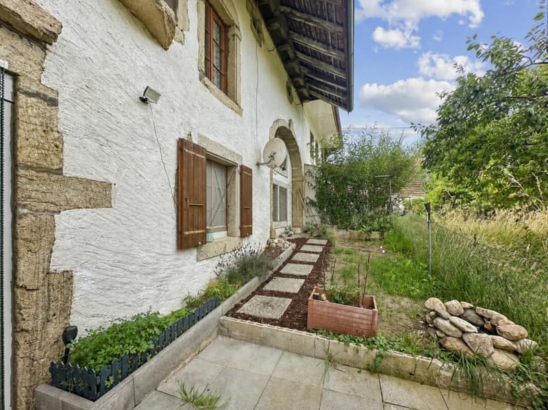 MAISON VILLAGEOISE CONTIGUË DE 2 APPARTEMENTS (6)