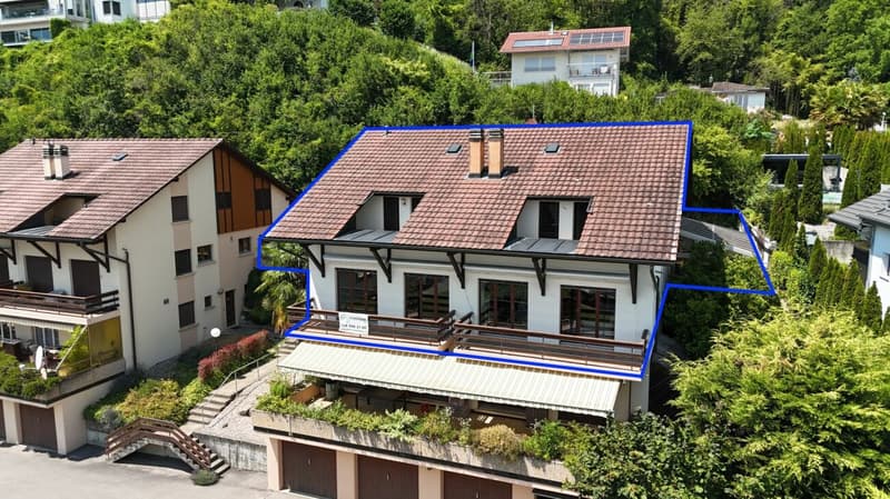 LUXUEUX APPARTEMENT AVEC VUE SUR LE LAC ET TOUT PROCHE DU PORT DE PLAISANCE (18)