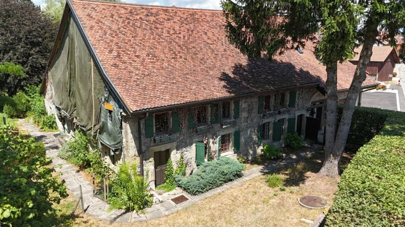PROPRIETE ATYPIQUE SUR PLUS DE 6'000 M2 EN COURS DE RÉNOVATION, NON SOUMISE A LA LDFR (13)