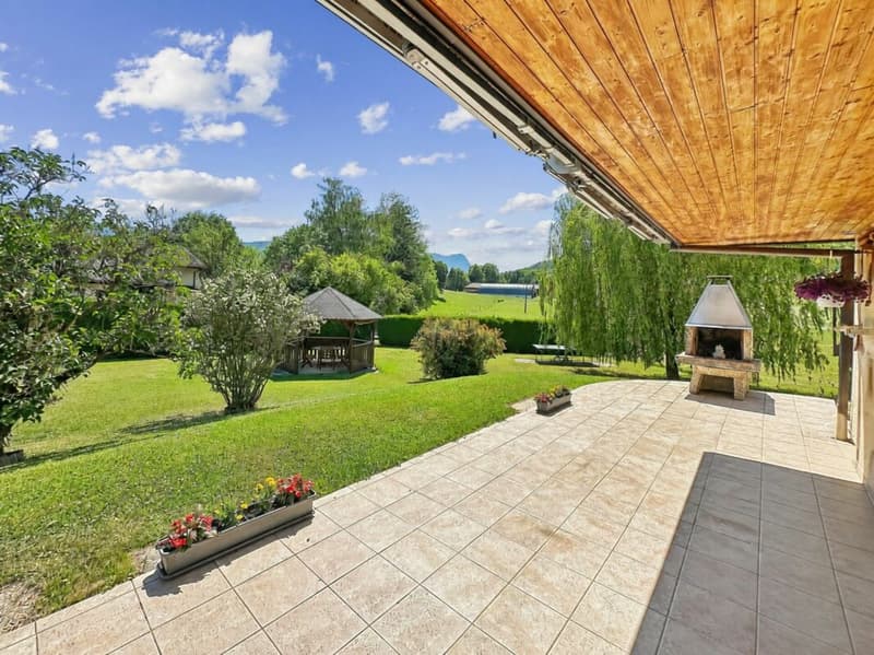 VILLA INDIVIDUELLE DE PLAIN-PIED EN BORDURE DE ZONE AGRICOLE AVEC UN RUISSEAU (3)