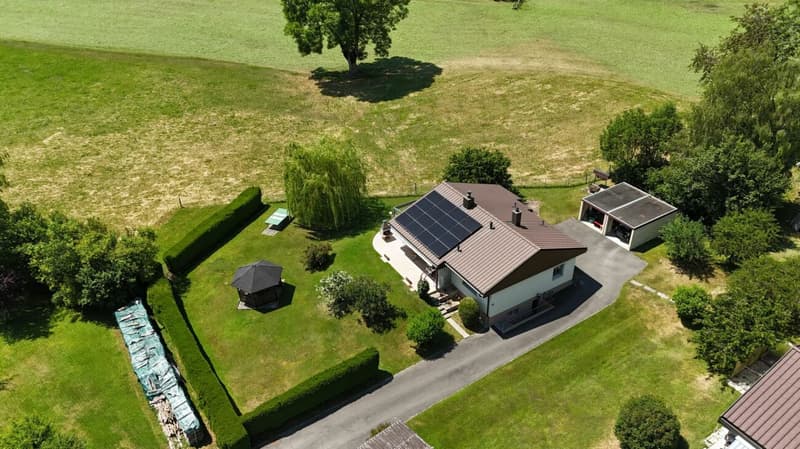 VILLA INDIVIDUELLE DE PLAIN-PIED EN BORDURE DE ZONE AGRICOLE AVEC UN RUISSEAU (17)