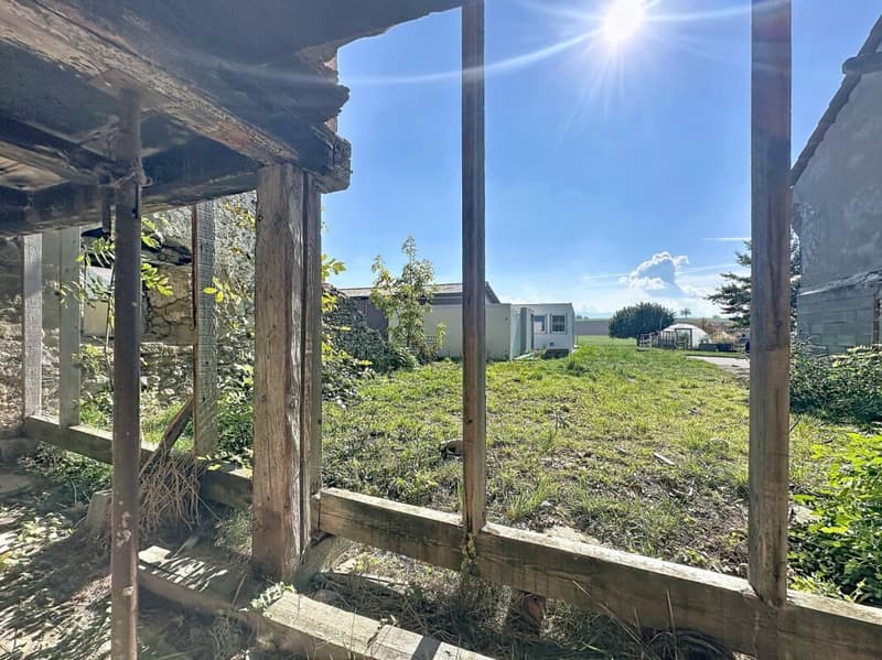 MAISON FRIBOURGEOISE A TRANSFORMER EN 2 APPARTEMENTS AVEC PERMIS DE CONSTRUIRE POUR AGRANDISSEMENT (9)