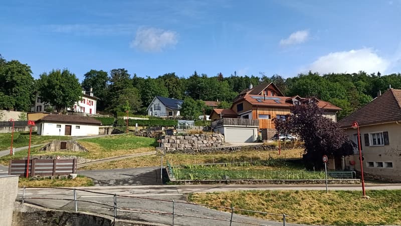 Volumineux espace subdivisible pour y vivre et y travailler (1)