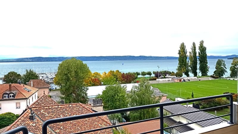Magnifique avec vue lac imprenable à 5 min. de la plage (23)