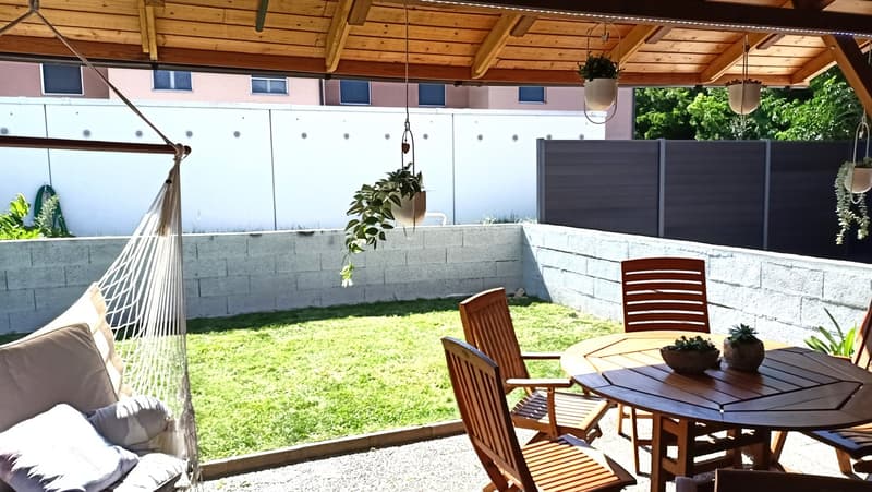 Jolie villa mitoyenne avec 2 terrasses et jardin (17)