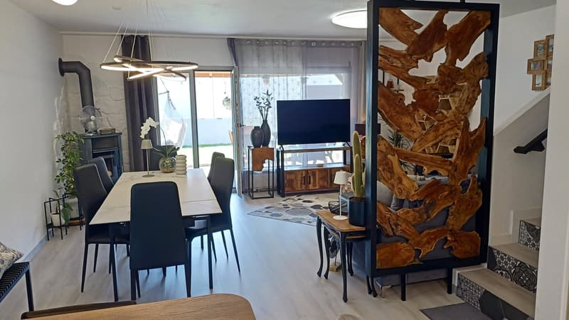 Jolie villa mitoyenne avec 2 terrasses et jardin (1)