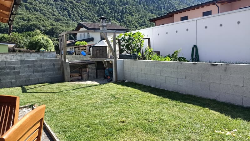 Jolie villa mitoyenne avec 2 terrasses et jardin (4)