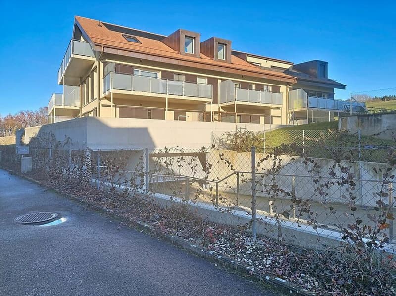 Très bel appartement de 4.5 pces neuf (Lot 9) (2)
