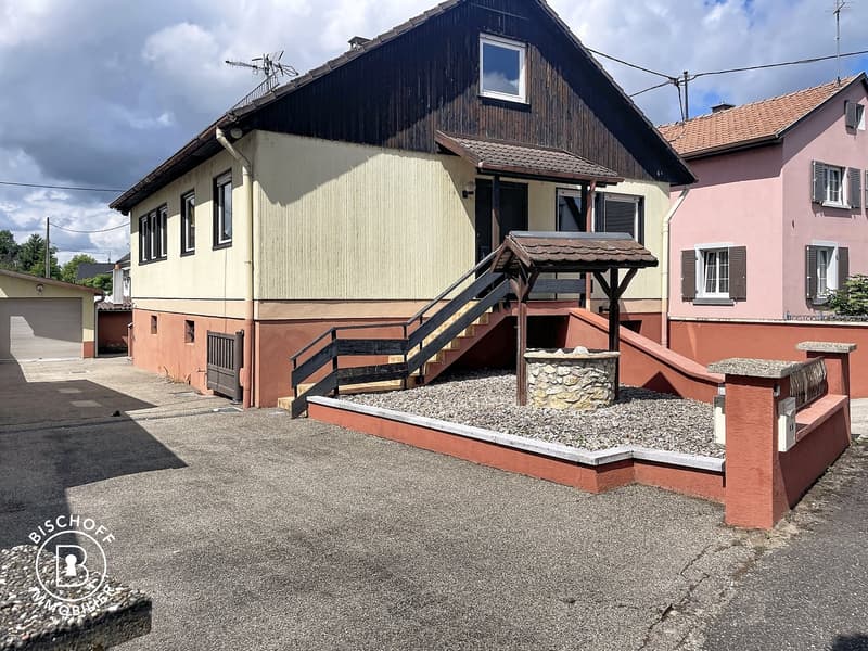Charmantes Haus, das renovierungsbedürftig ist – sofort verfügbar (3)