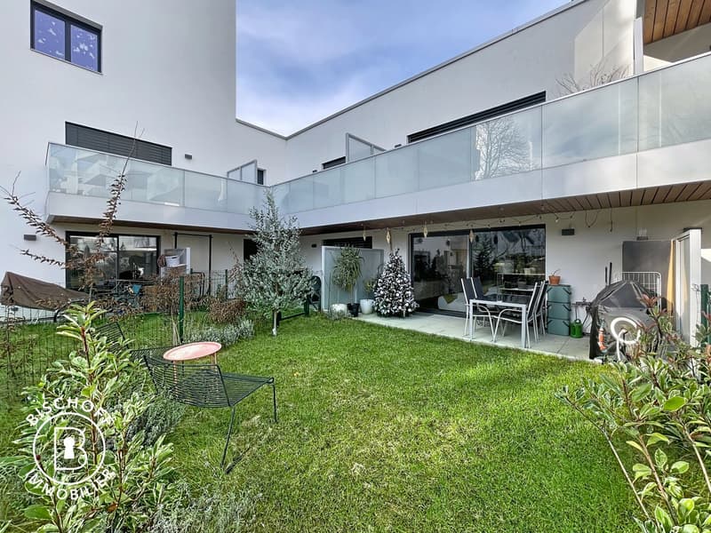 Außergewöhnliche Wohnung im Erdgeschoss (14)