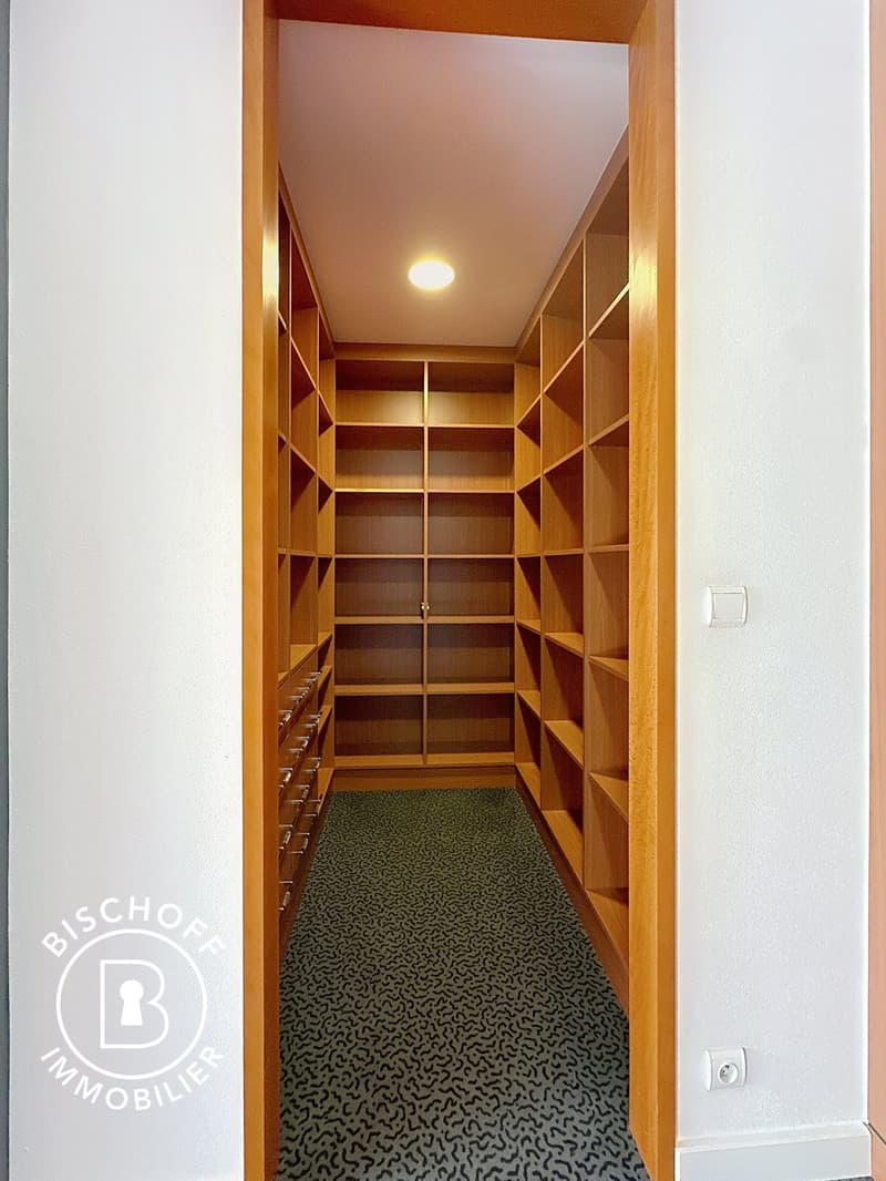 Moderne Bürofläche im Herzen von Saint-Louis (9)