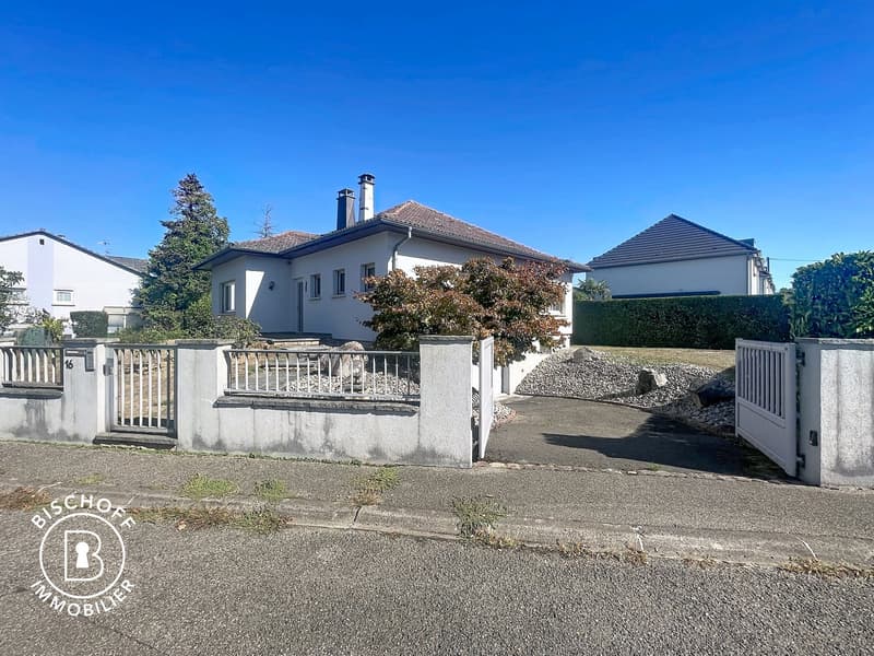 Schönes ebenerdiges Haus mit voll unterkellertem Keller (25)
