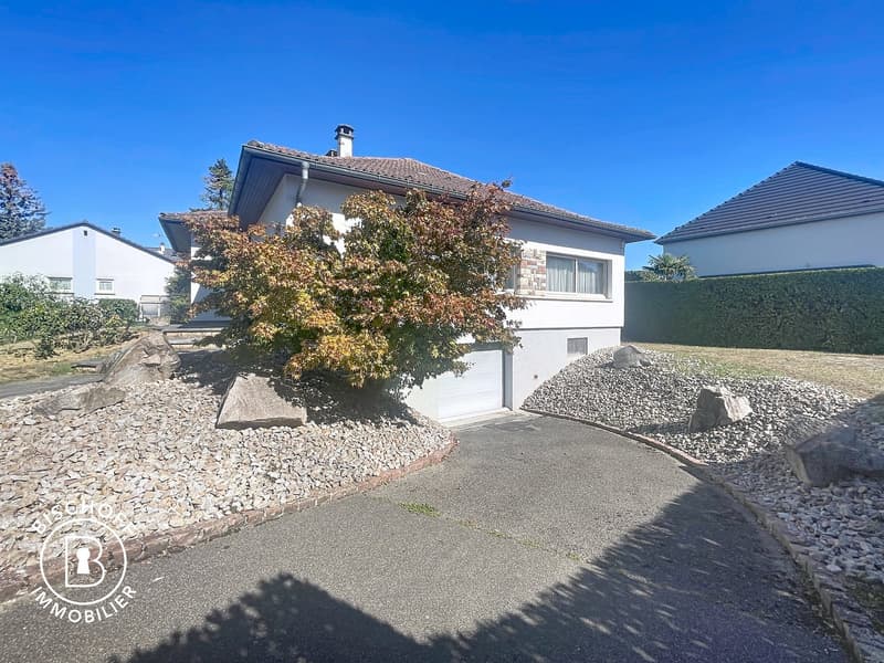 Schönes ebenerdiges Haus mit voll unterkellertem Keller (26)