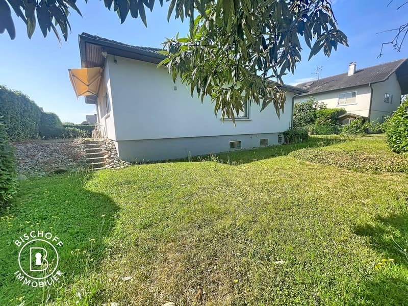 Schönes ebenerdiges Haus mit voll unterkellertem Keller (23)