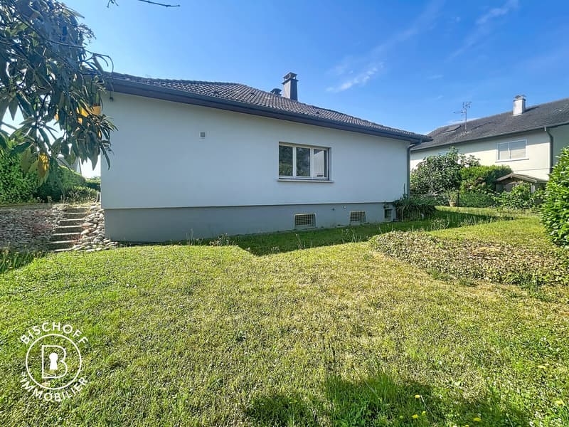 Schönes ebenerdiges Haus mit voll unterkellertem Keller (24)