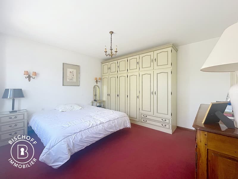Schönes ebenerdiges Haus mit voll unterkellertem Keller (12)