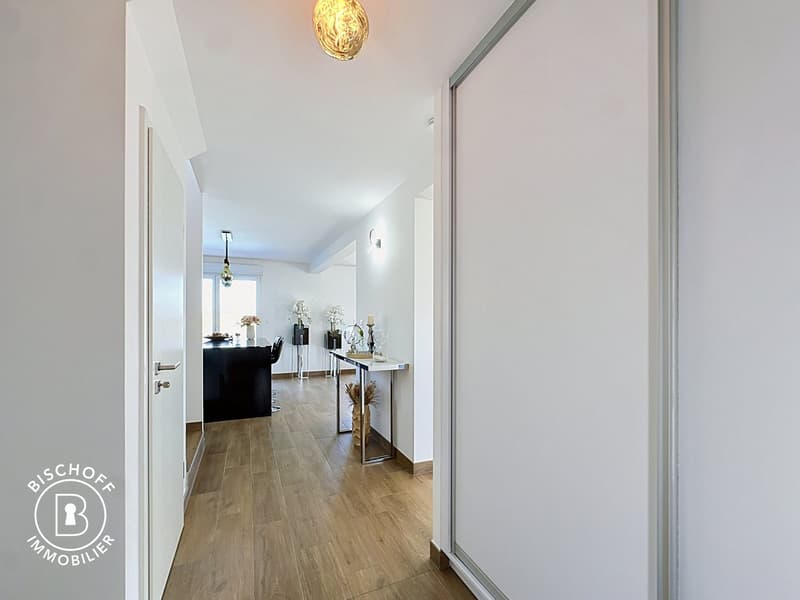 Modernes Einfamilienhaus mit Pool und Garage in Blotzheim (14)