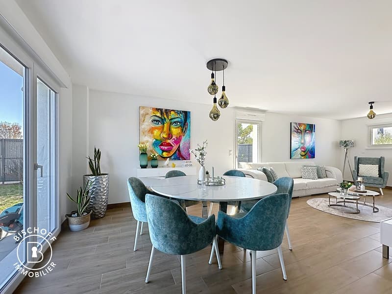 Modernes Einfamilienhaus mit Pool und Garage in Blotzheim (10)