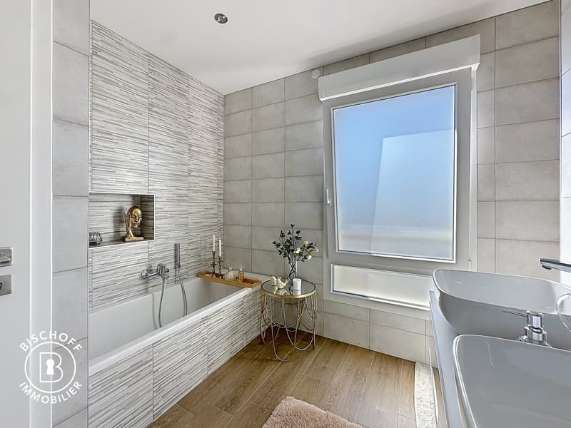 Modernes Einfamilienhaus mit Pool und Garage in Blotzheim (24)