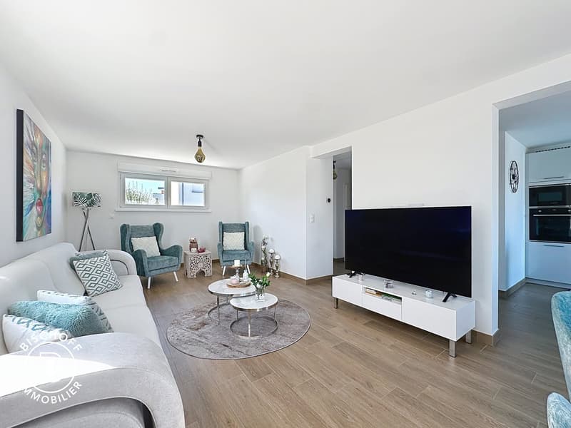Modernes Einfamilienhaus mit Pool und Garage in Blotzheim (12)