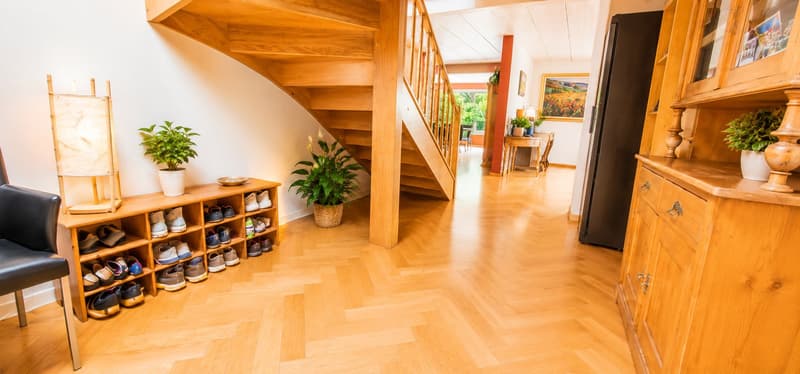 Belle propriété de 7 pces avec grands espaces de vie et superbe jardin (6)