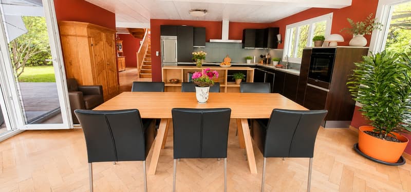 Belle propriété de 7 pces avec grands espaces de vie et superbe jardin (10)