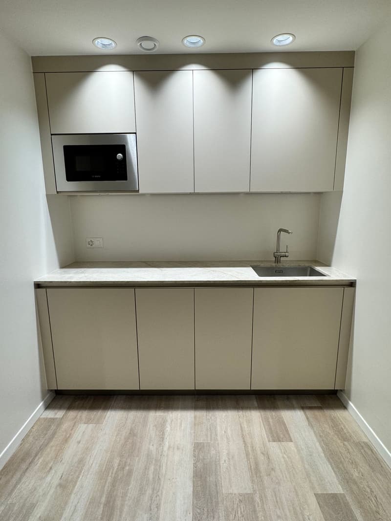 Vos ateliers industriels ou stockage - Dépôt - de 40 m2 à 230 m2 au prix de 210 CHF le m2/an (6)