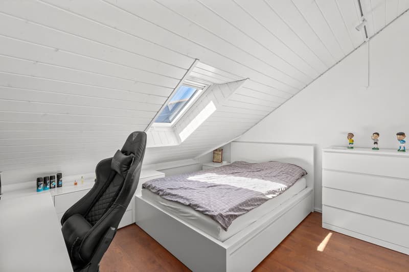 Élégance et confort pour cette attique en duplex avec vue sur le lac et les Alpes (8)