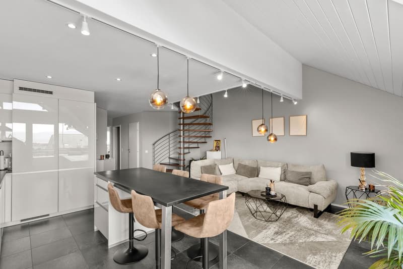 Élégance et confort pour cette attique en duplex 4,5 pièces avec vue sur le lac et les Alpes (5)