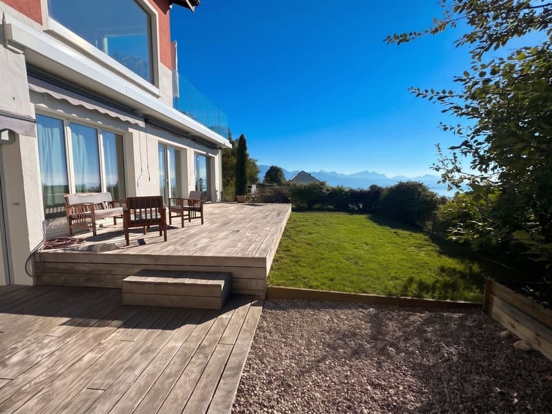 Terrasse au rez-de-chaussée