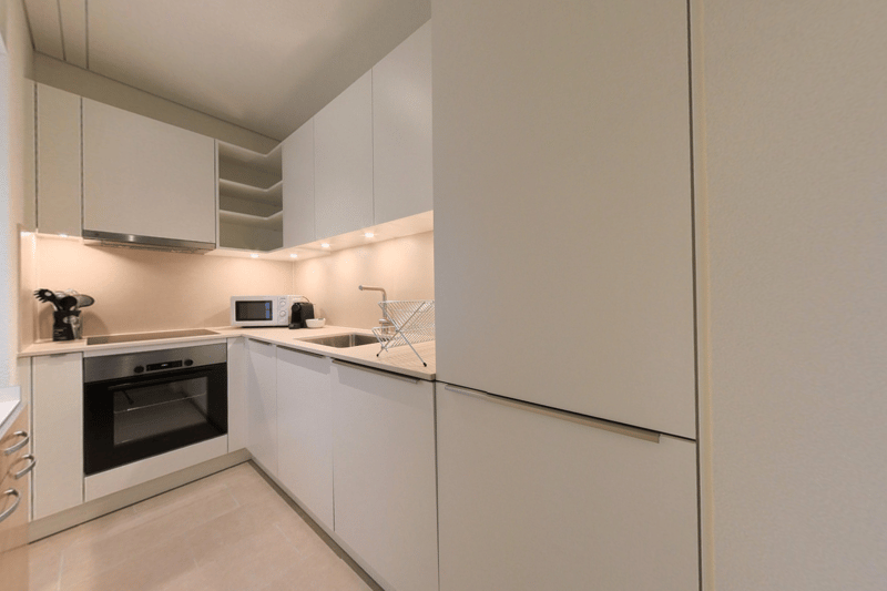 Lovely 1 bed furnished apartment in the city center with utilities included (5)