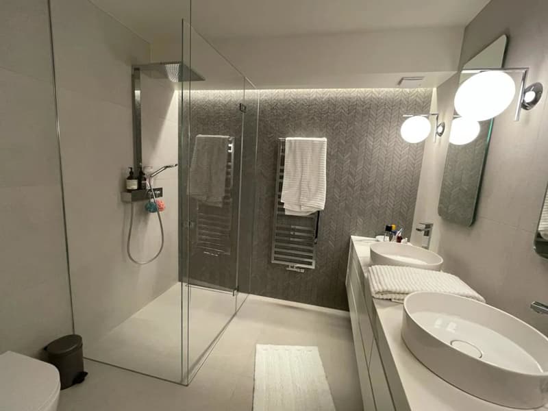 Premium 3-Bedroom, Balcony and Lake view - Parking Included (14)