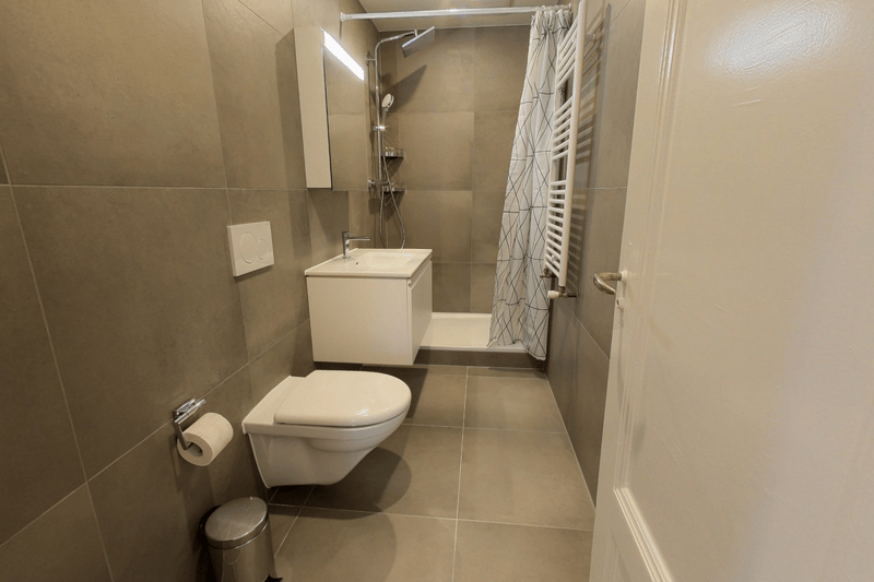 Spacious 80 m² 2-bedroom apartment - Montchoisi, quiet residential area. (11)