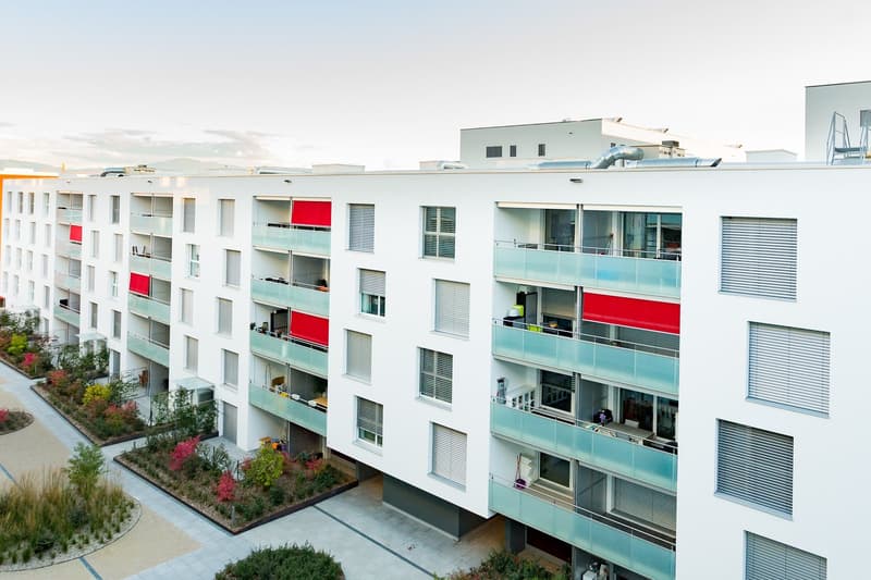 Furnished 1-bed apartment with balcony / Charmant appartement 1 chambre meublé avec balcon à Nyon (7)