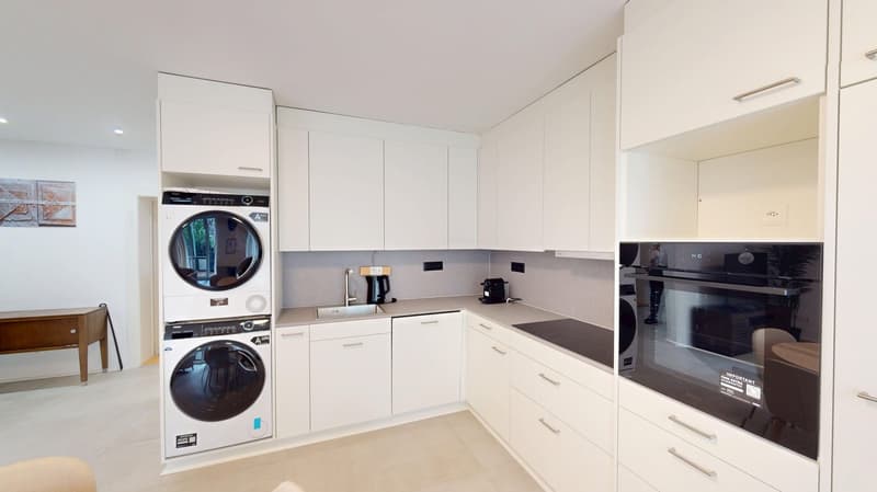 Charming 3.5-Room Apartment with Balcony in Zürich 8006 (7)