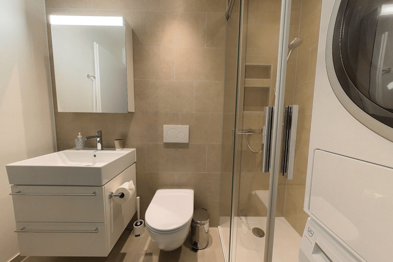 Large and Comfortable 1-Bed Furnished Apartment City Center with Utilites  Included (7)