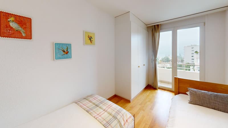Spacious 2-Bed,2 Bath Apartment with Parking, Balcony and Lake View! (16)