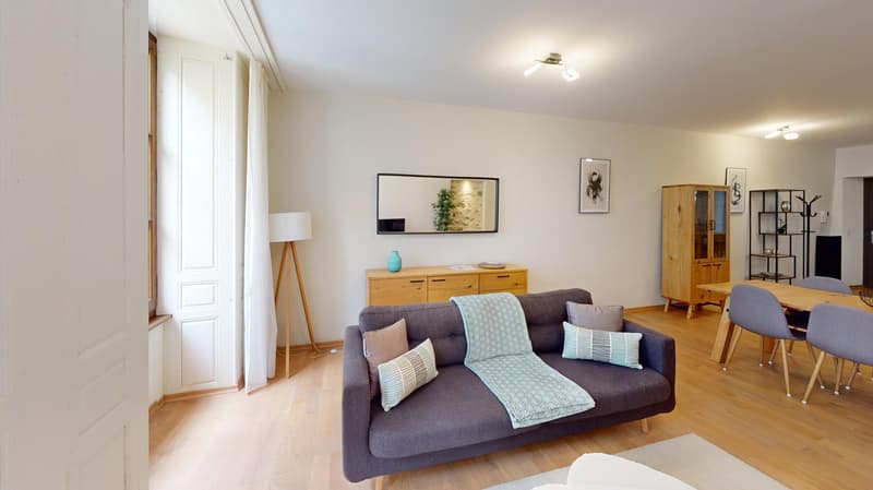 Elegant & Very Central 2 Bedroom Apartment with Stunning Brick Features (3)