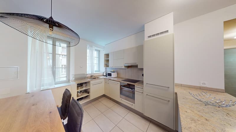 Elegant & Very Central 2 Bedroom Apartment with Stunning Brick Features (8)