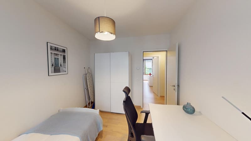 Elegant & Very Central 2 Bedroom Apartment with Stunning Brick Features (18)