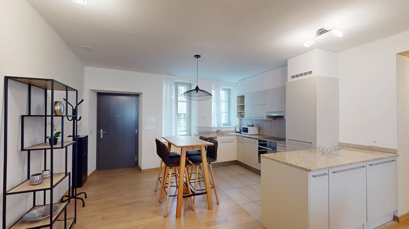 Elegant & Very Central 2 Bedroom Apartment with Stunning Brick Features (7)