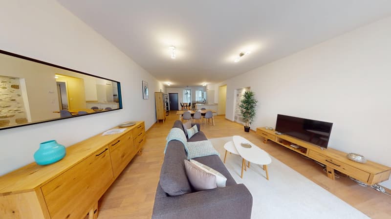 Elegant & Very Central 2 Bedroom Apartment with Stunning Brick Features (4)