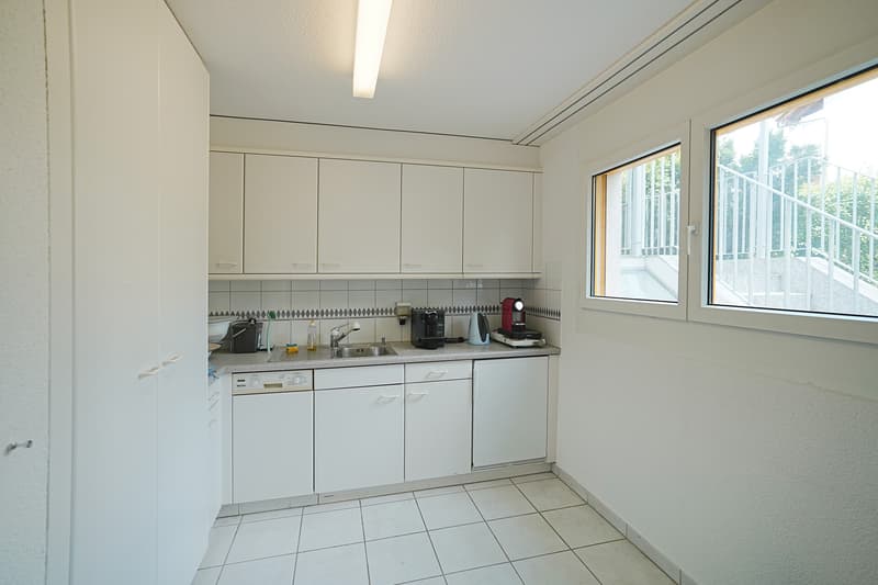 11. Küche - Bürofläche, Gewerbefläche, Einbauküche, Duschbad, Eigennutzung, Kapitalanlage, Stellplätze, kaufen, verkaufen, Immobilienmakler, FEHR Immopartner AG, Berikon, Bremgarten, Aargau, Schweiz