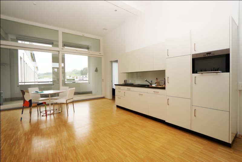 6. Küche - Büro-Loft, bezugsfrei, 286m², Aufzug, ruhig, sonnig, Parkett, Balkon, Tiefgarage, kaufen, verkaufen, Immobilienmakler, FEHR Immopartner AG, Ermatingen, Kreuzlingen, Thurgau, Schweiz