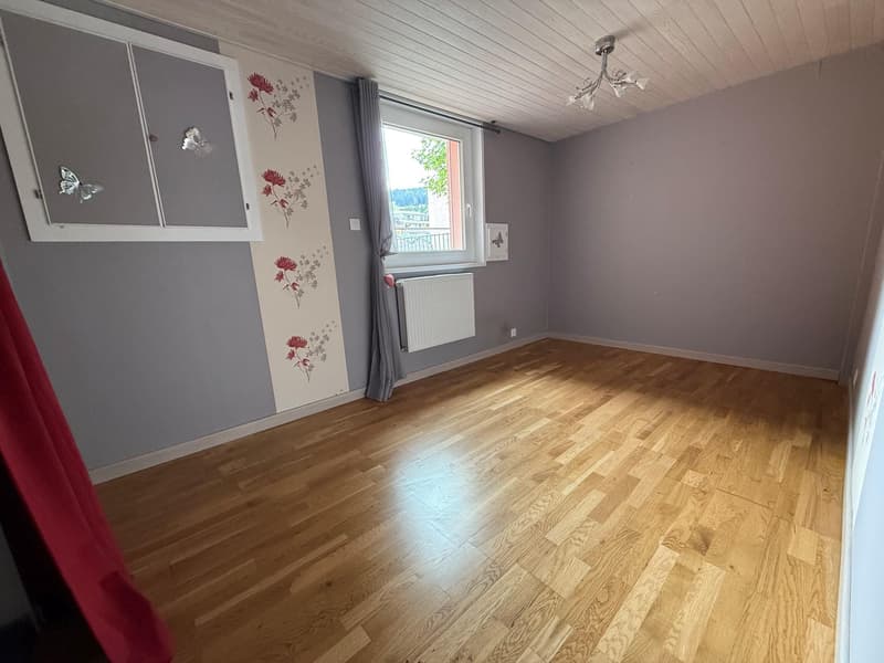Un bien rare au coeur du Brassus, réunissant habitation et local commercial, avec un beau potentiel d'investissement (8)