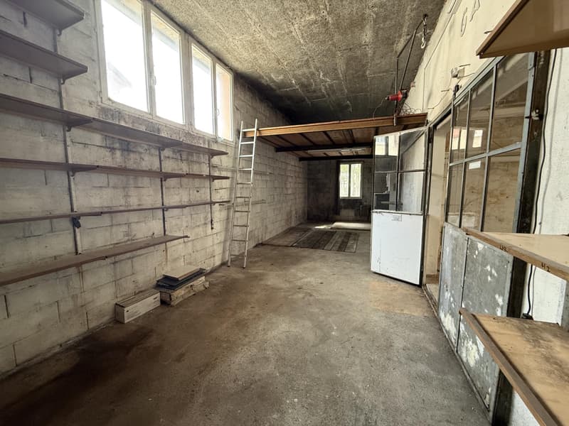 Un bien rare au coeur du Brassus, réunissant habitation et local commercial, avec un beau potentiel d'investissement (6)