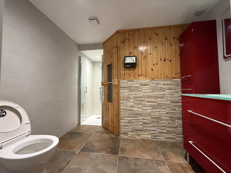 Un bien rare au coeur du Brassus, réunissant habitation et local commercial, avec un beau potentiel d'investissement (7)