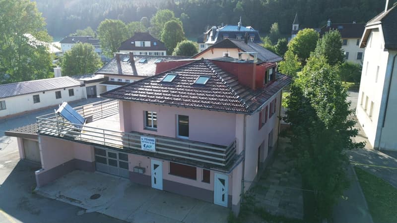 Un bien rare au coeur du Brassus, réunissant habitation et local commercial, avec un beau potentiel d'investissement (1)